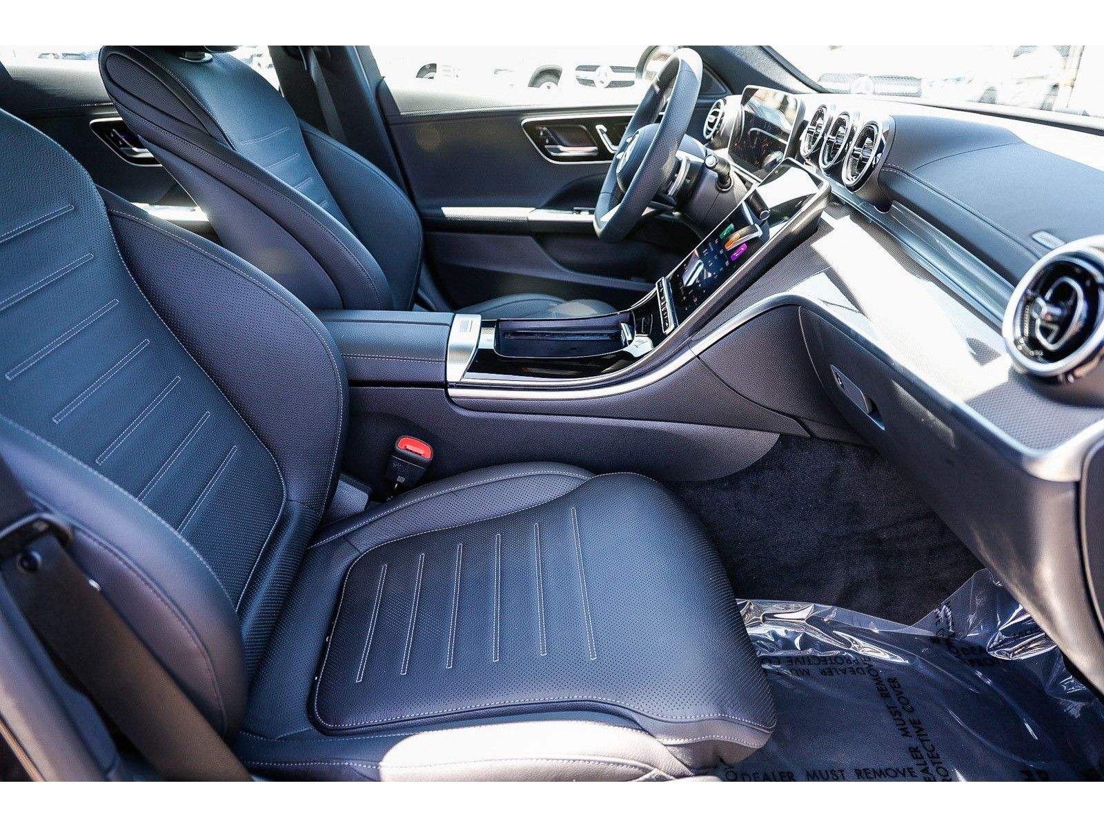 2025 Mercedes-Benz C-Class Sedan C 300 - Photo 17