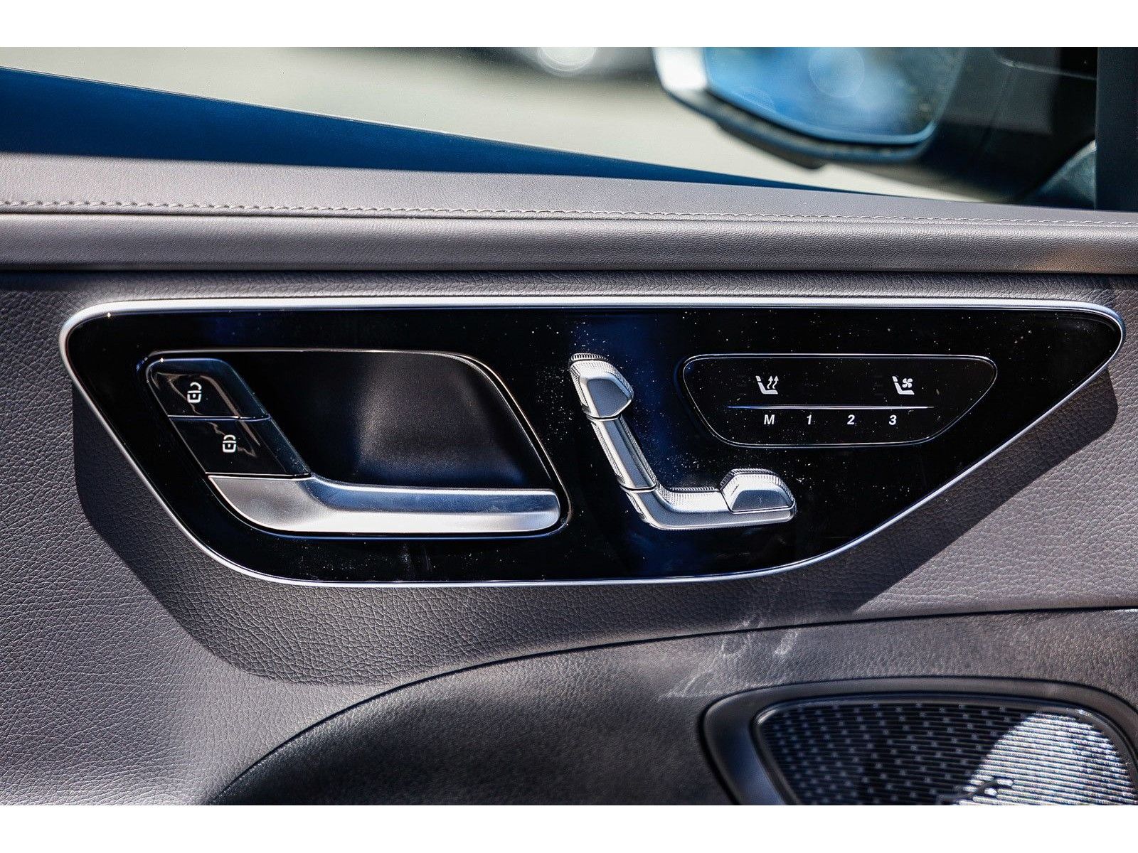 2025 Mercedes-Benz C-Class Sedan C 300 - Photo 22