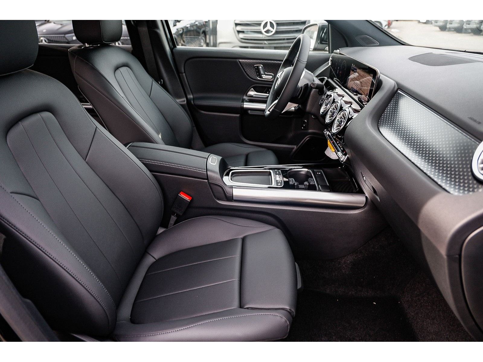 2025 Mercedes-Benz GLA GLA250 - Photo 16