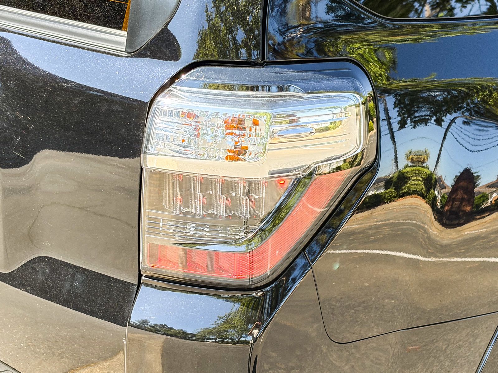 2023 Toyota 4Runner Limited photo 3