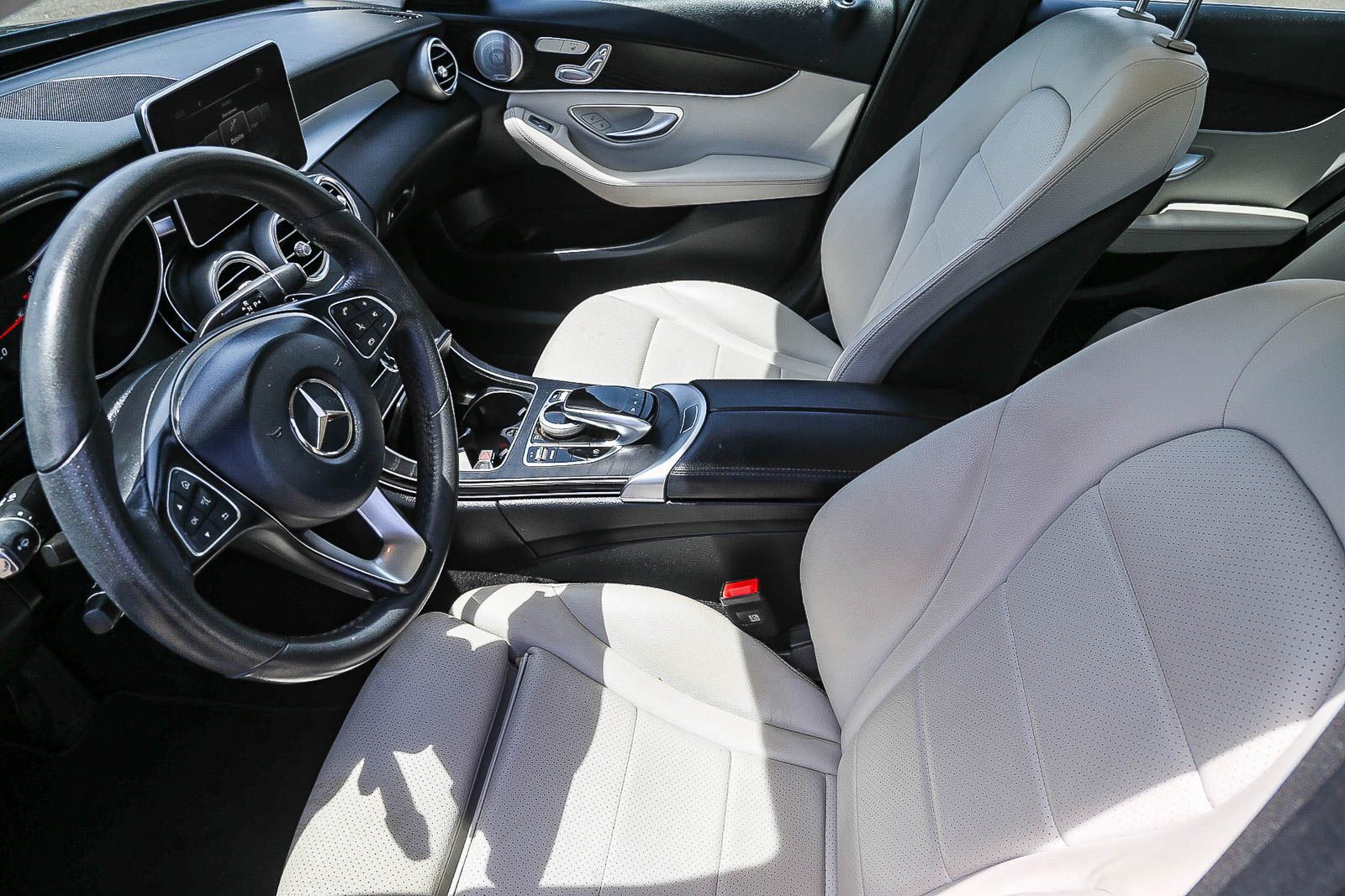 2017 Mercedes-Benz C-Class C 300 photo 5