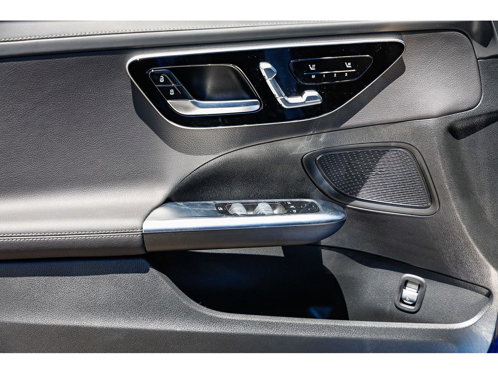 2025 Mercedes-Benz C-Class Sedan C 300 - Photo 21