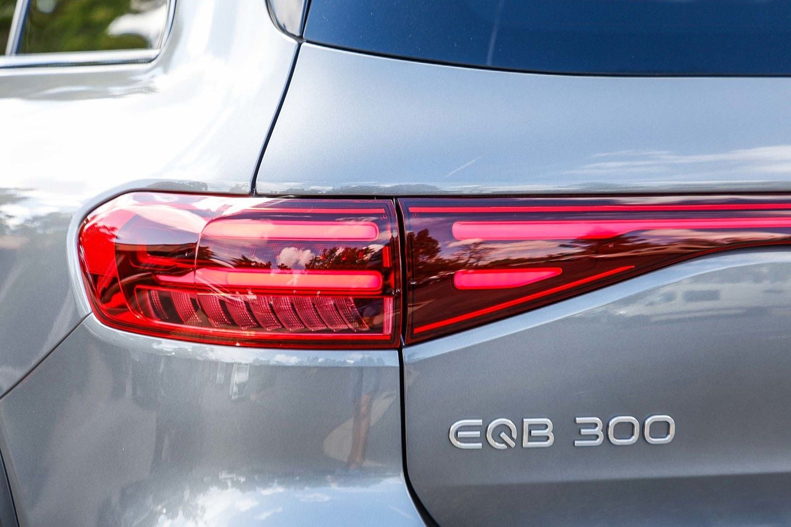 2024 Mercedes-Benz EQB 300 photo 3