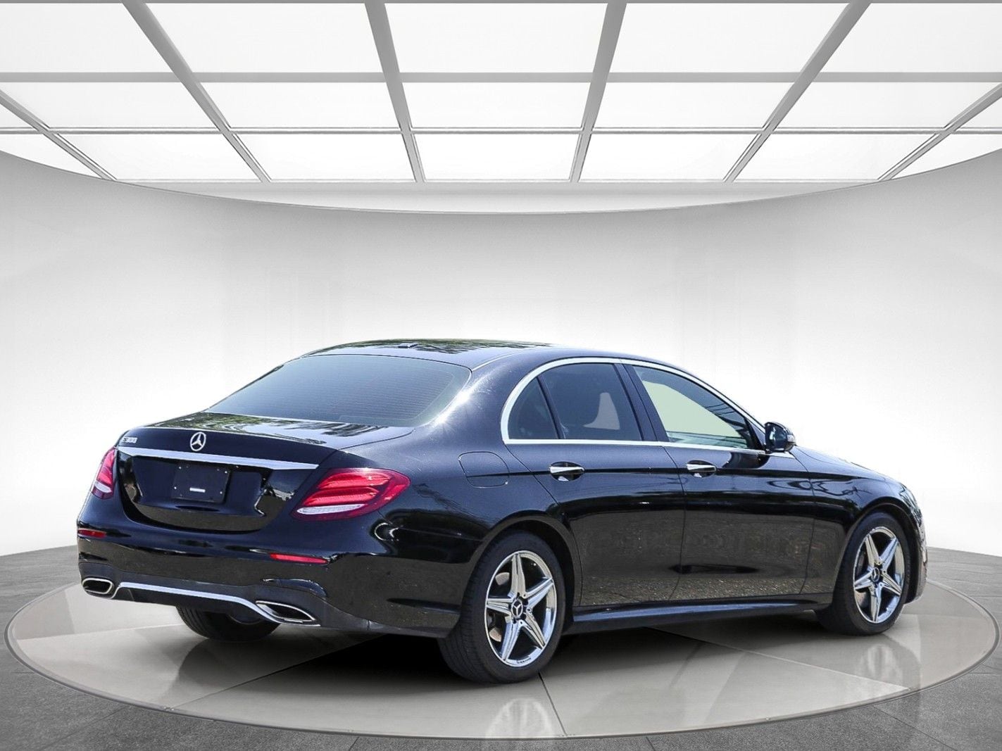 2017 Mercedes-Benz E-Class E 300 photo 3