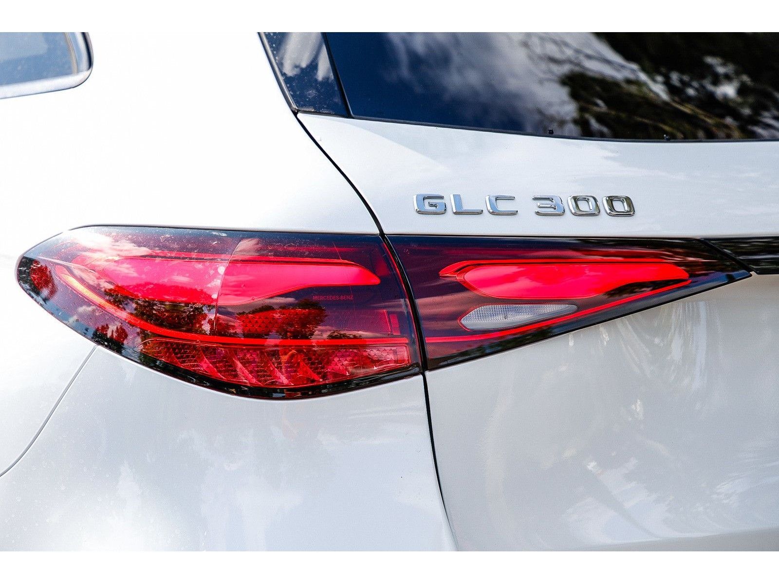 2025 Mercedes-Benz GLC Base - Photo 8