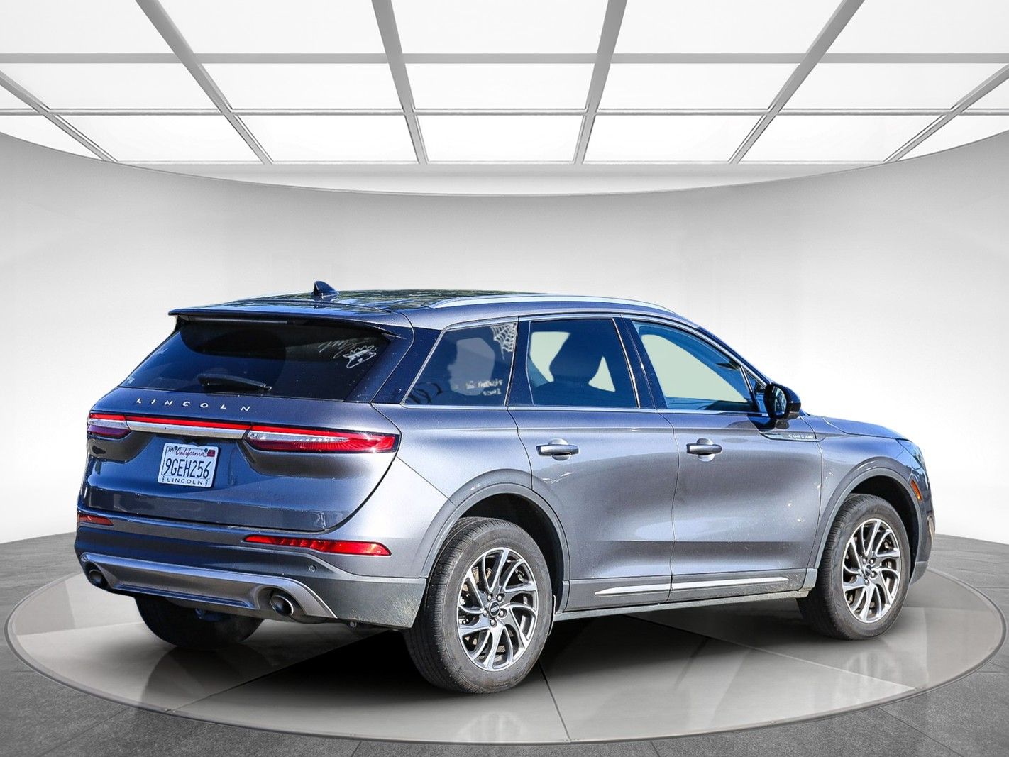 2022 Lincoln Corsair Standard photo 3