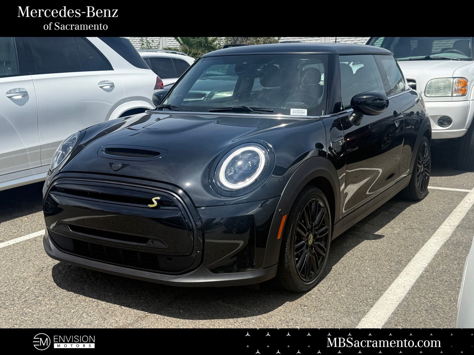 2024 MINI Hardtop Cooper SE's photo