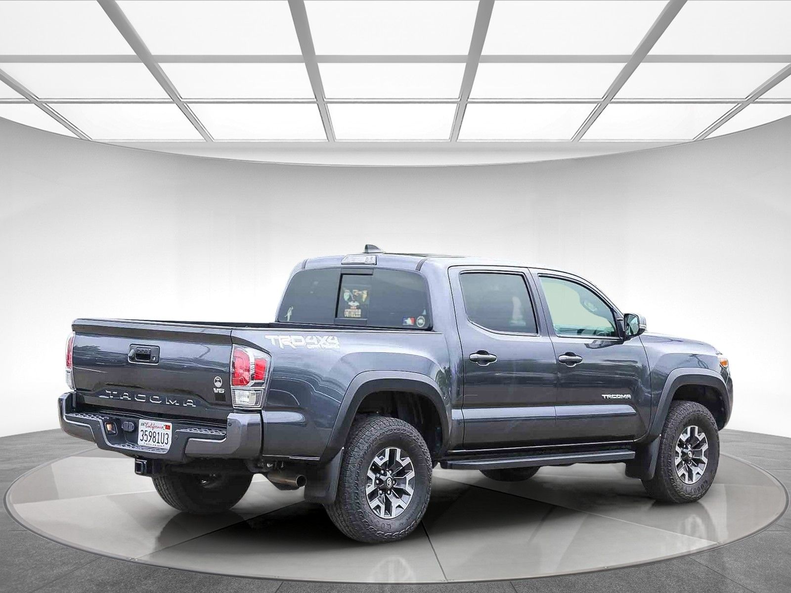 2023 Toyota Tacoma TRD Off-Road photo 3