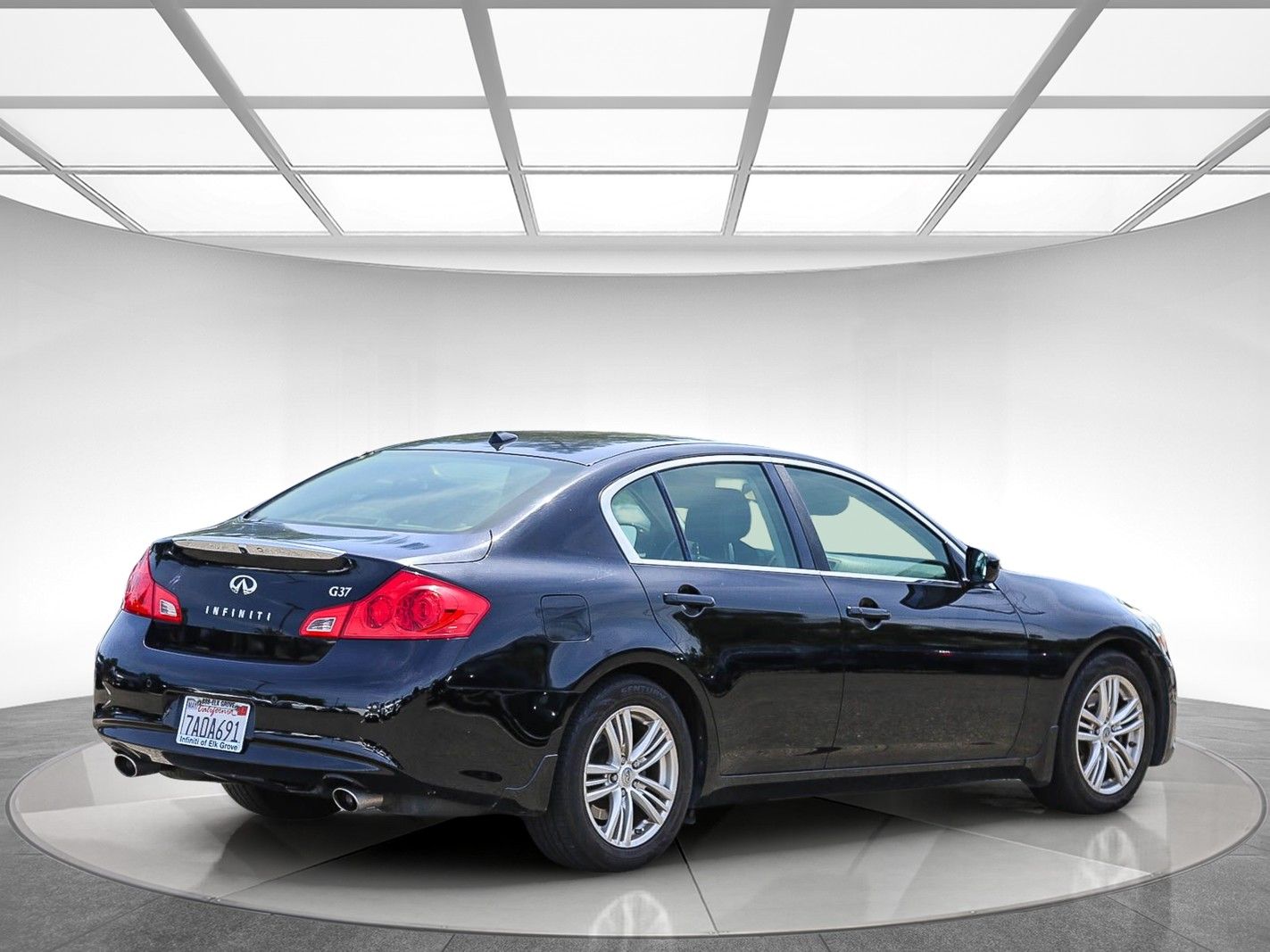 2013 INFINITI G37 Journey photo 3