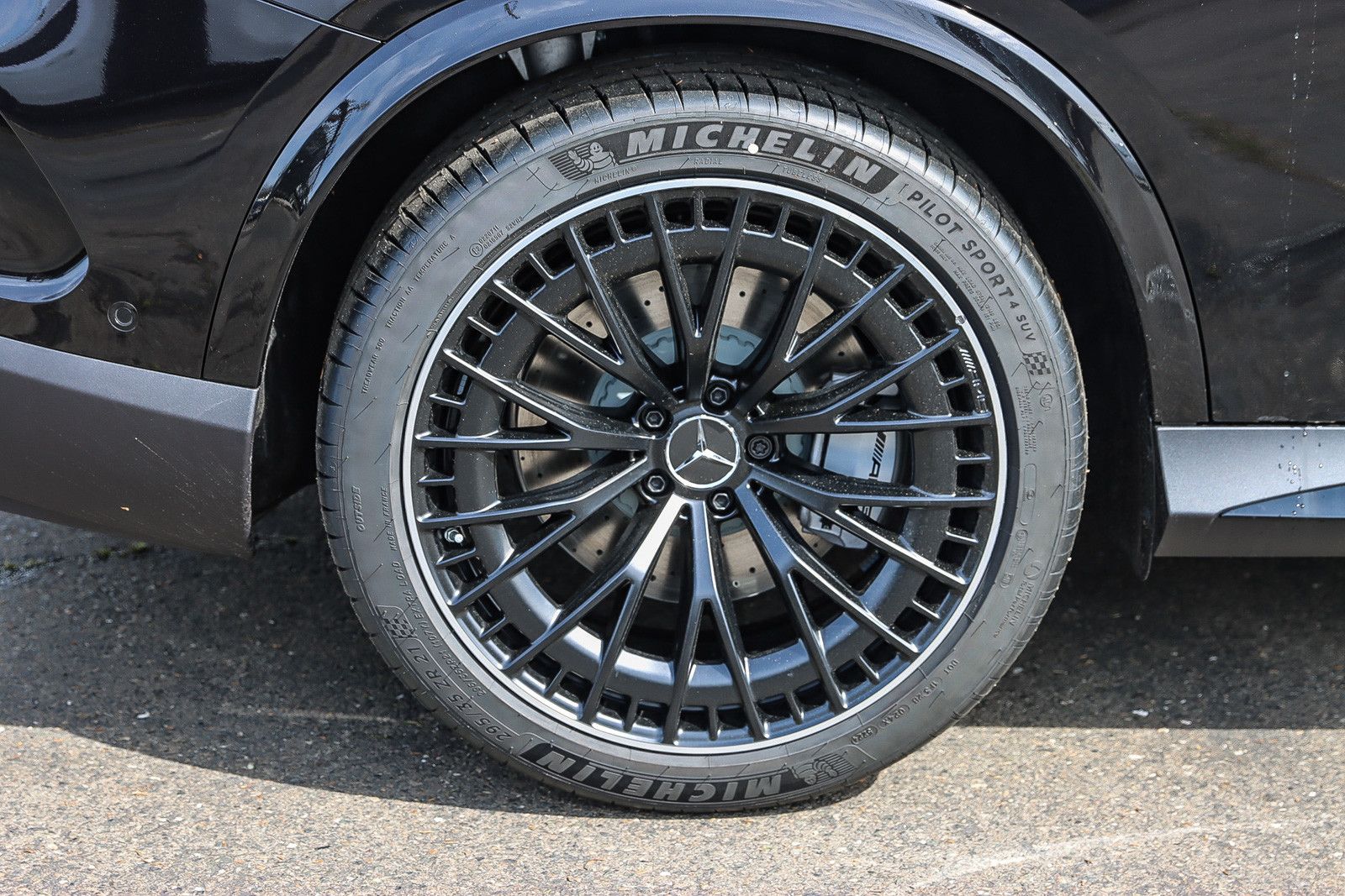 2025 Mercedes-Benz GLC AMG GLC43 - Photo 10