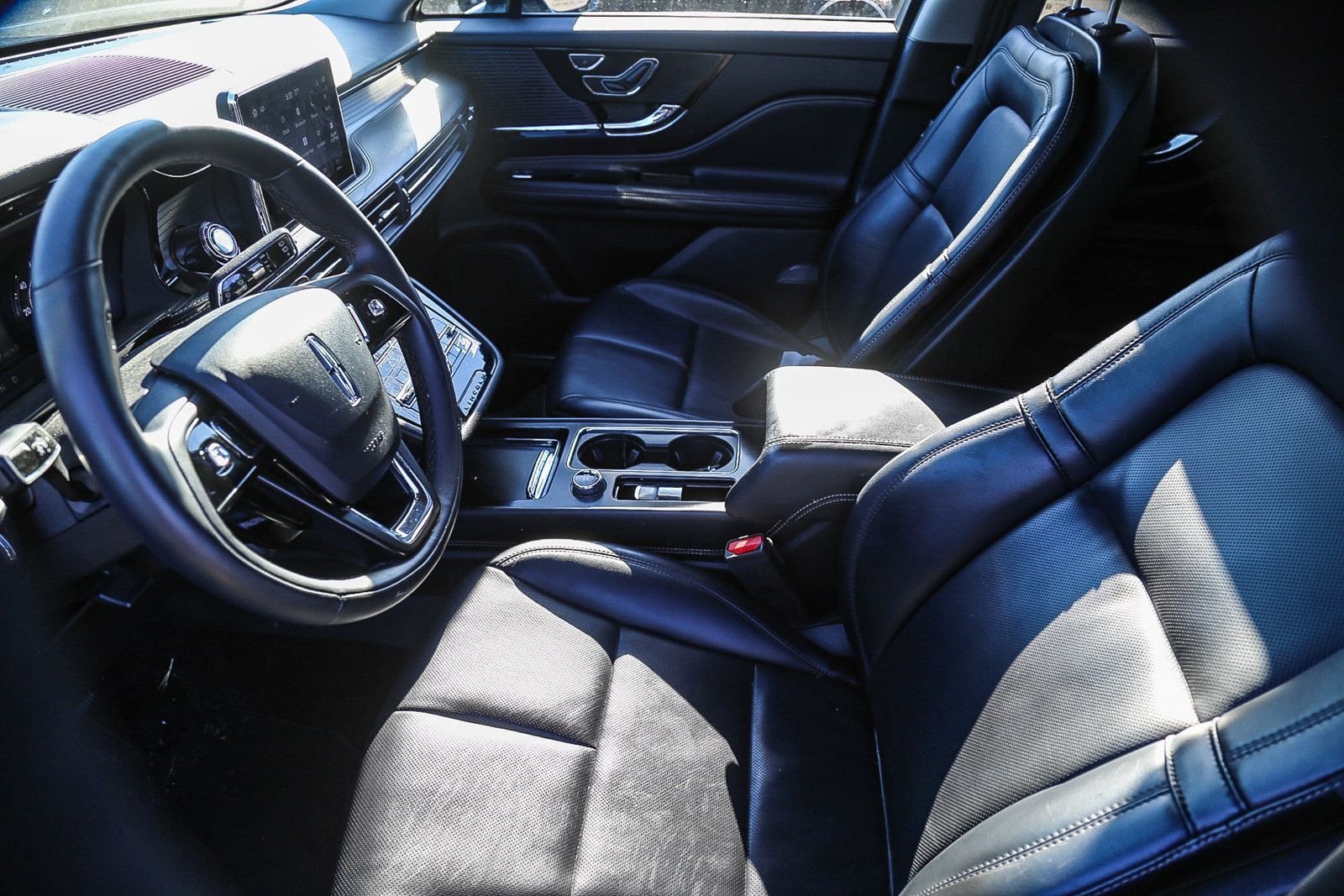 2022 Lincoln Corsair Standard photo 5