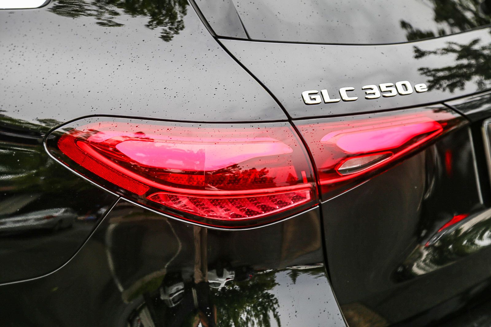 2025 Mercedes-Benz GLC GLC 350e photo 3
