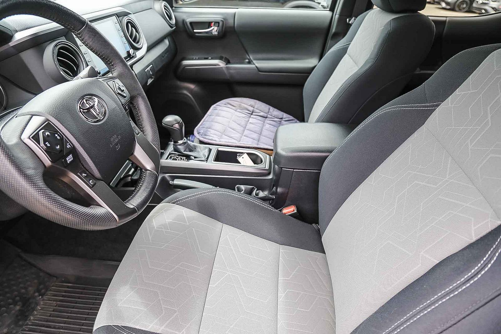 2023 Toyota Tacoma TRD Off-Road photo 5