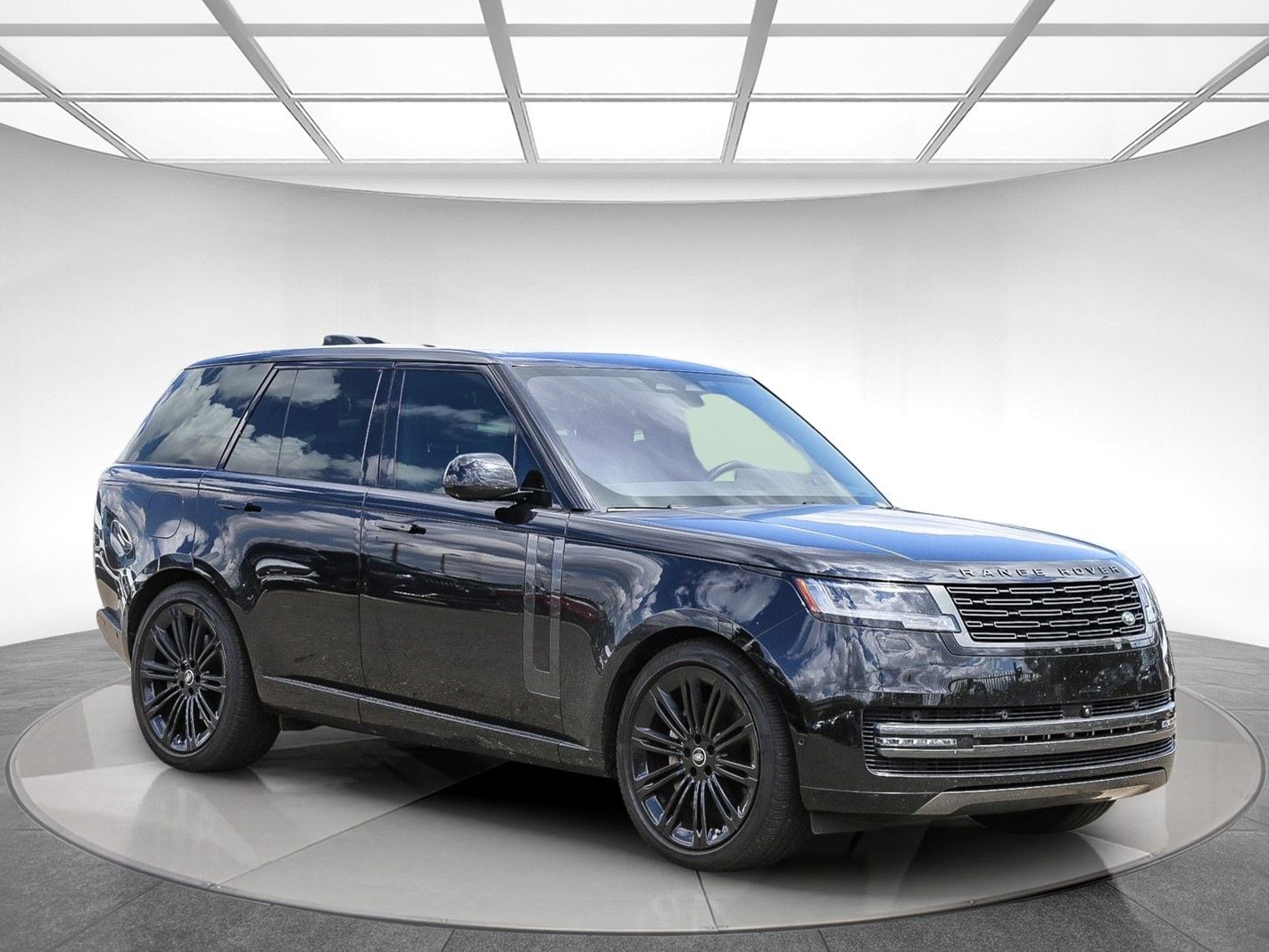 2023 Land Rover Range Rover SE photo 4
