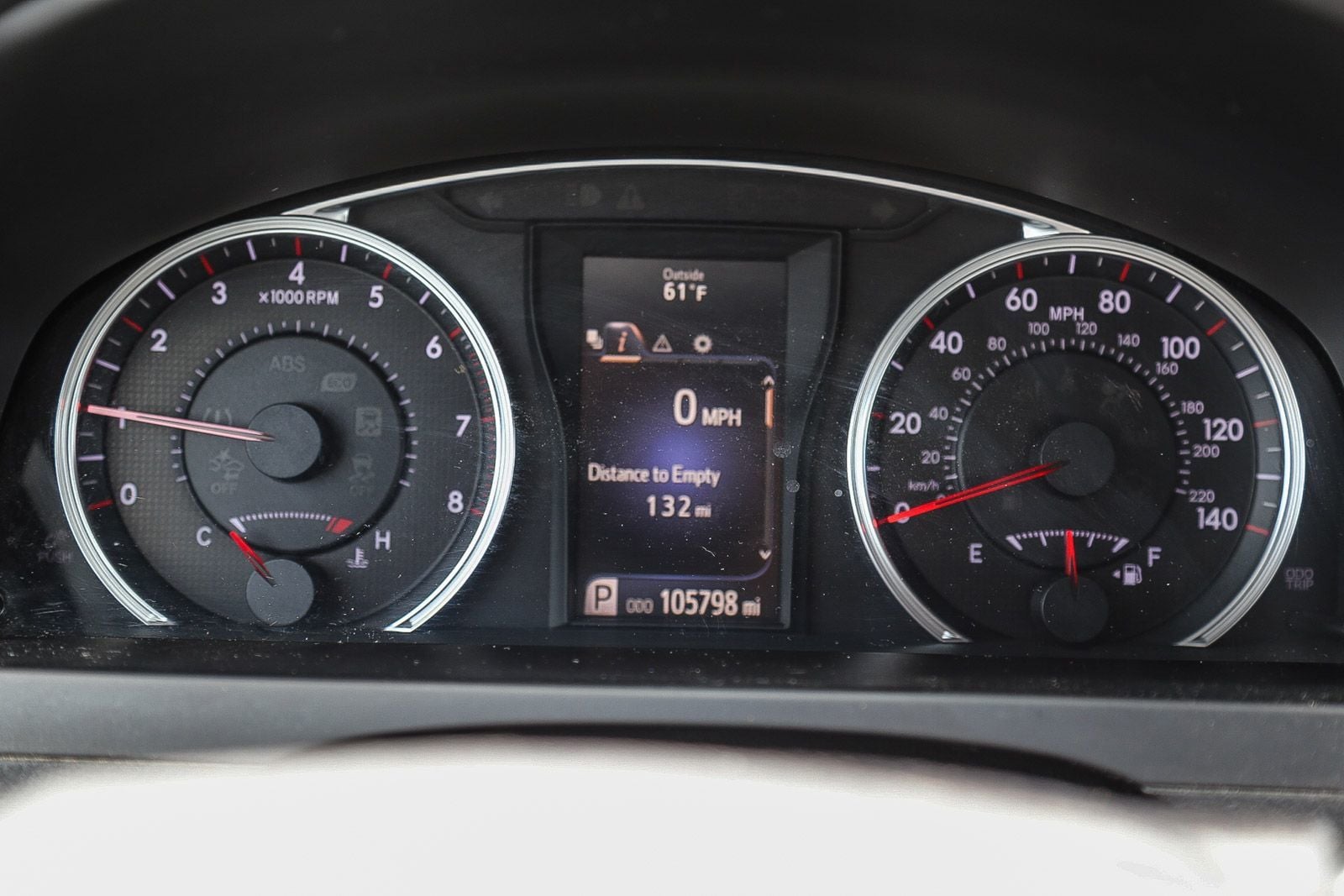 2017 Toyota Camry SE photo 6