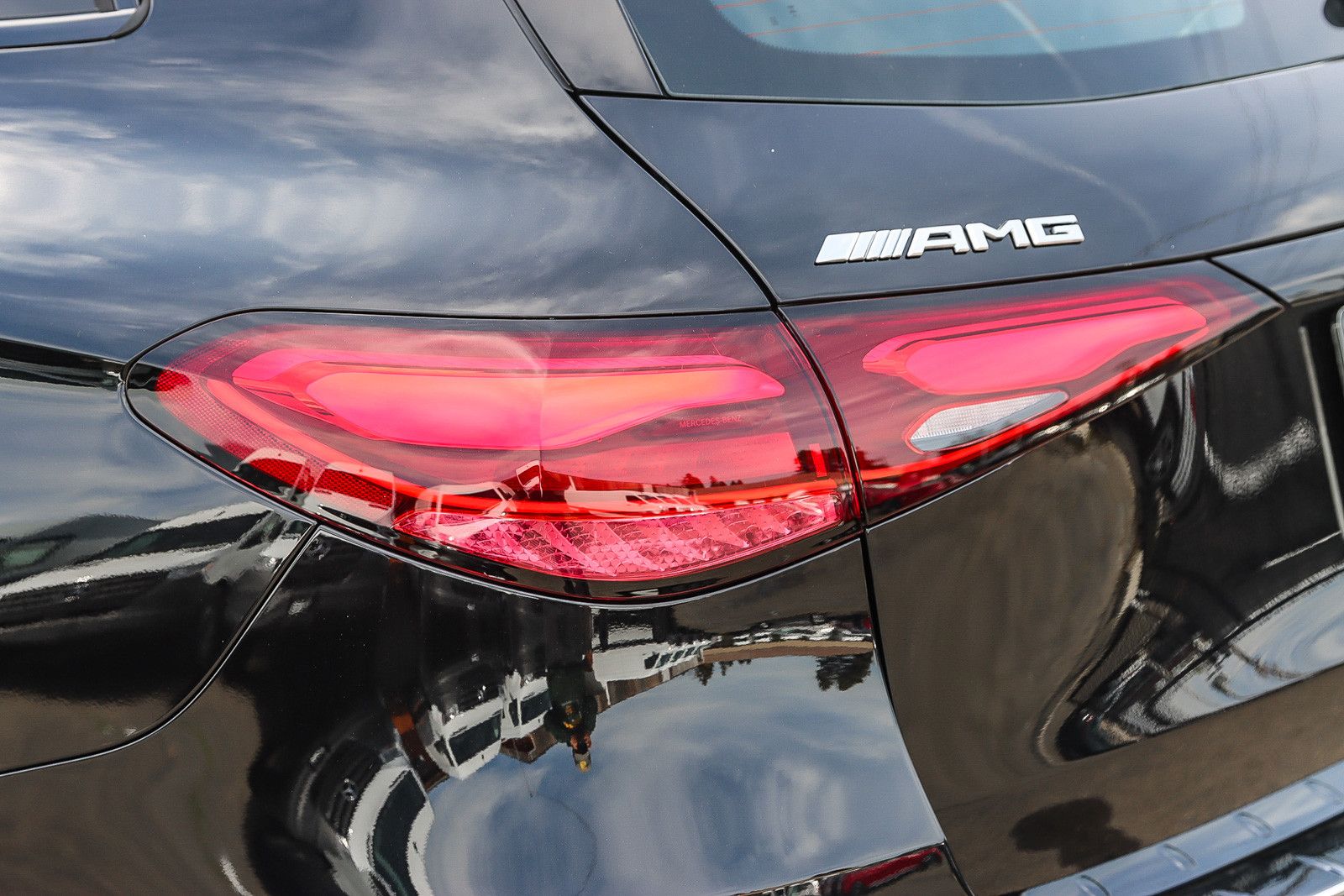 2025 Mercedes-Benz GLC AMG GLC43 - Photo 8