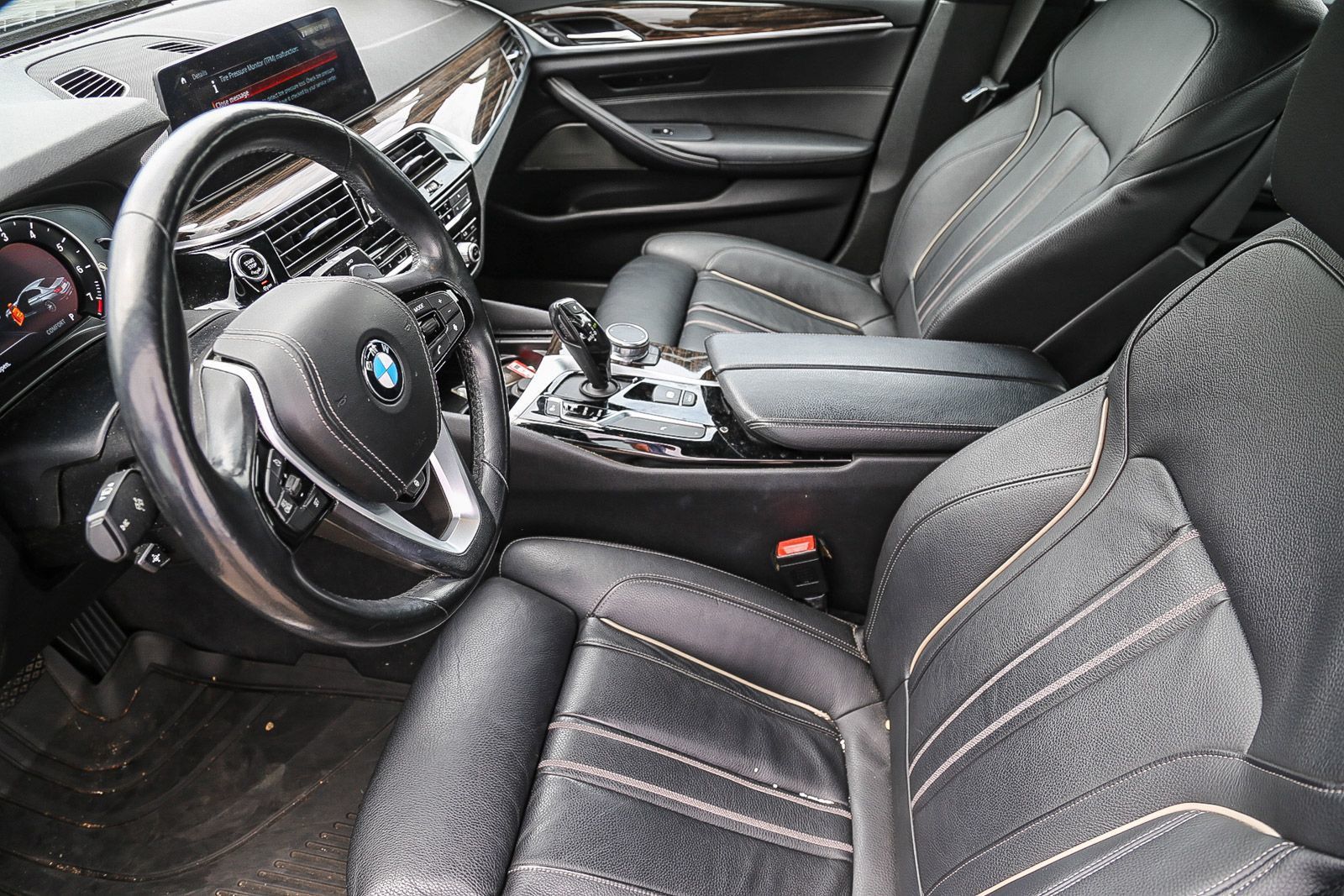 2017 BMW 5 Series 530i photo 5
