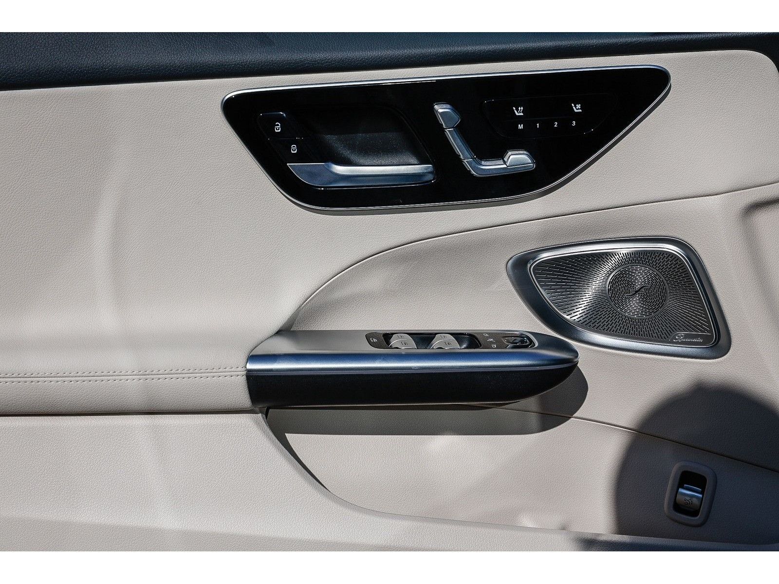 2025 Mercedes-Benz C-Class Sedan C 300 - Photo 21