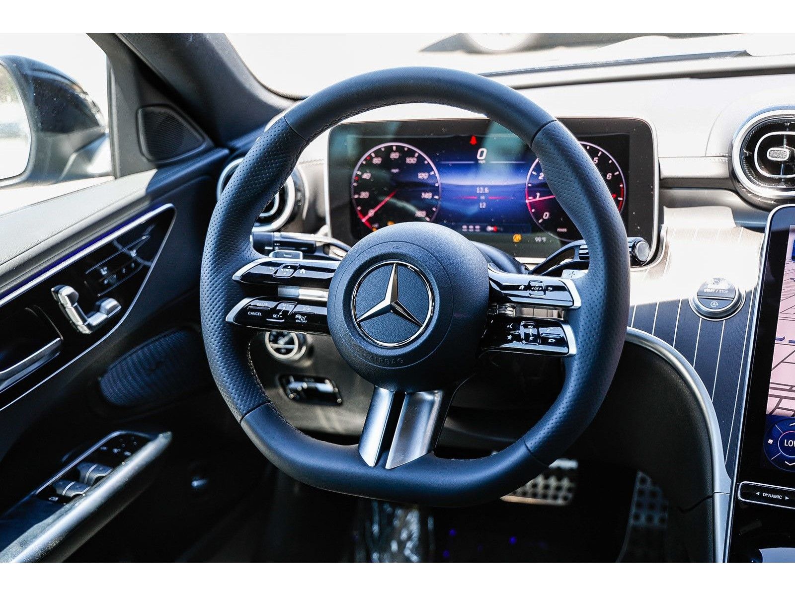 2025 Mercedes-Benz C-Class Sedan C 300 - Photo 13