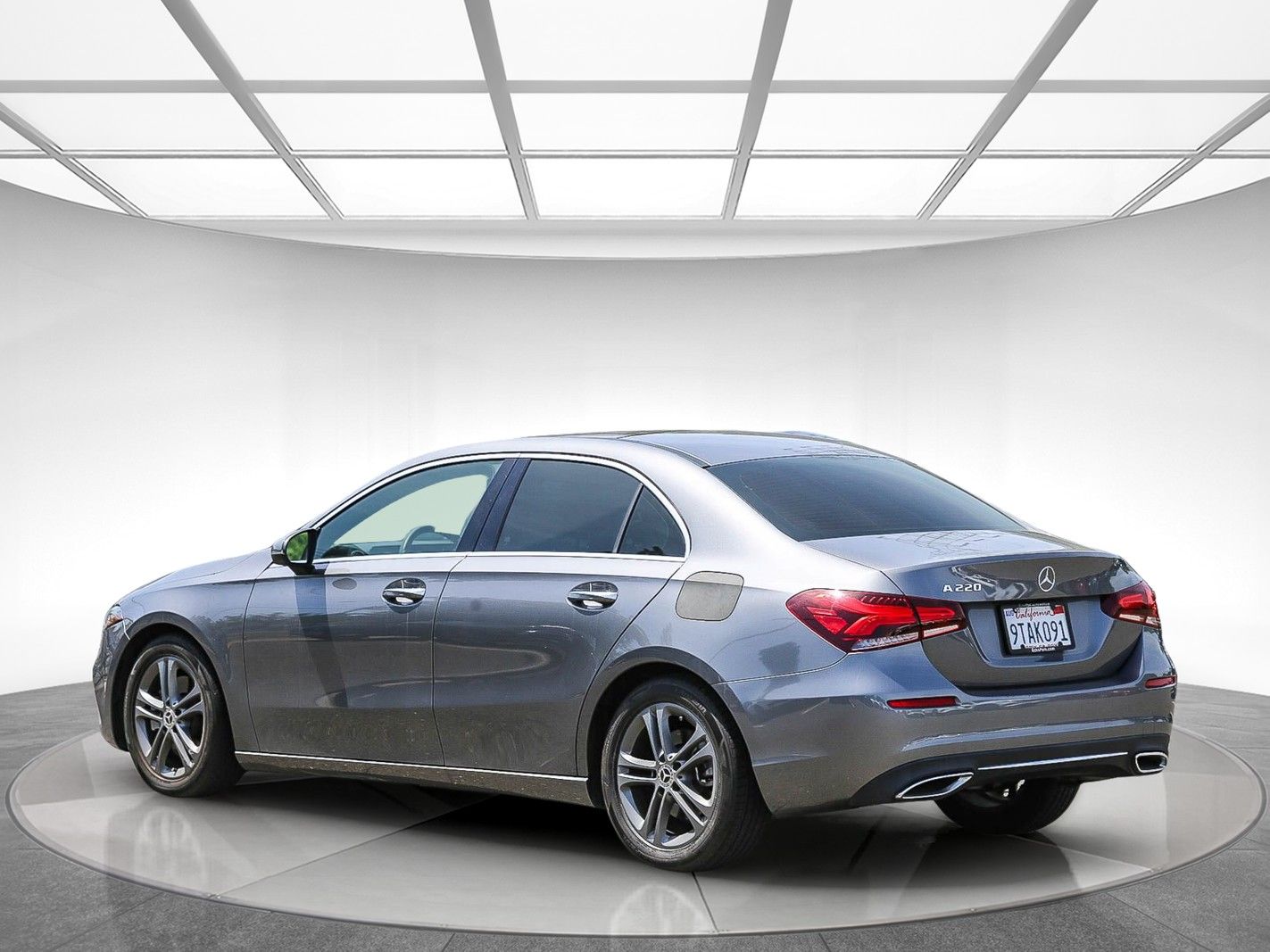 2020 Mercedes-Benz A-Class A 220 photo 2