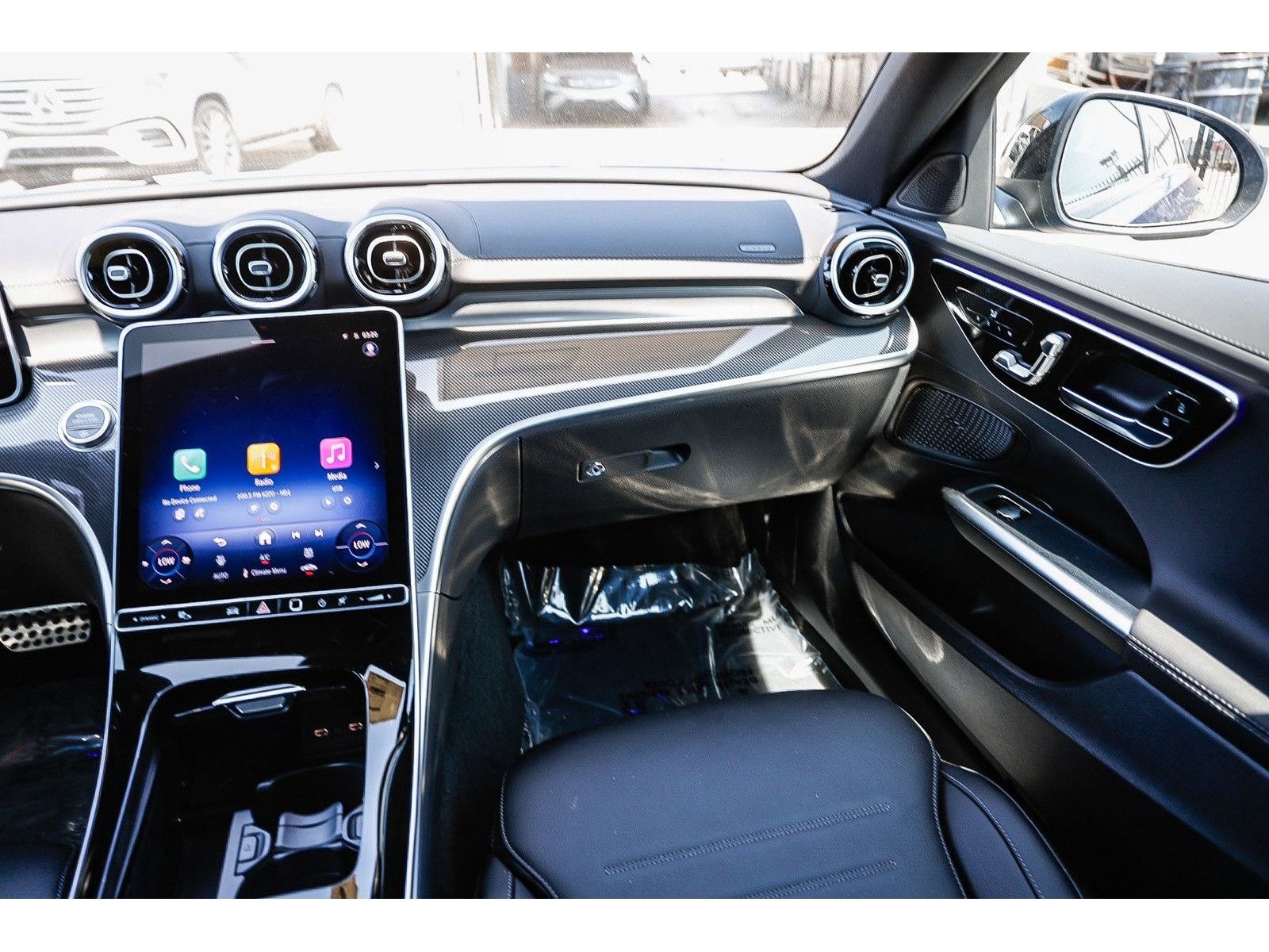 2025 Mercedes-Benz C-Class Sedan C 300 - Photo 15