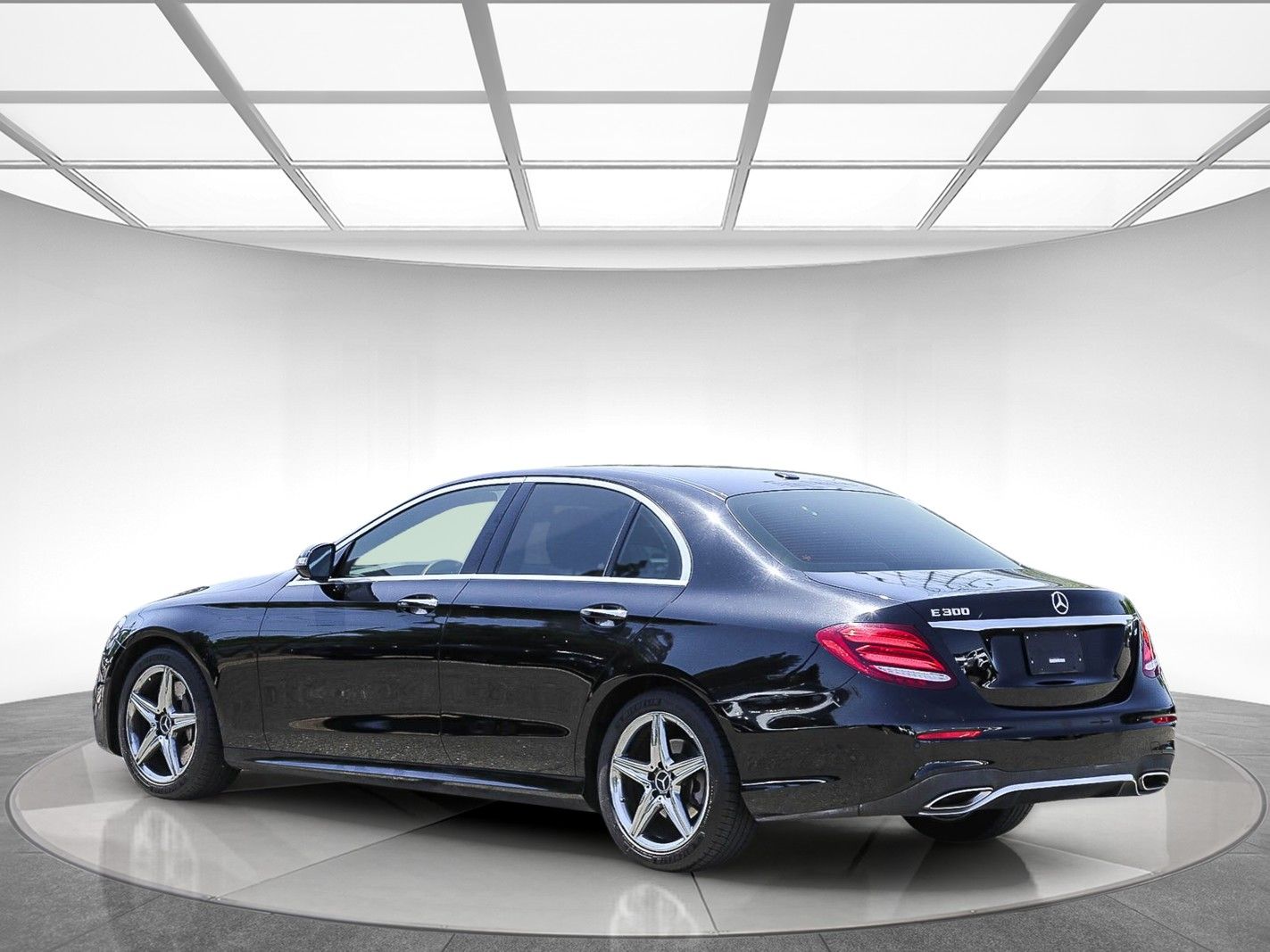 2017 Mercedes-Benz E-Class E 300 photo 2