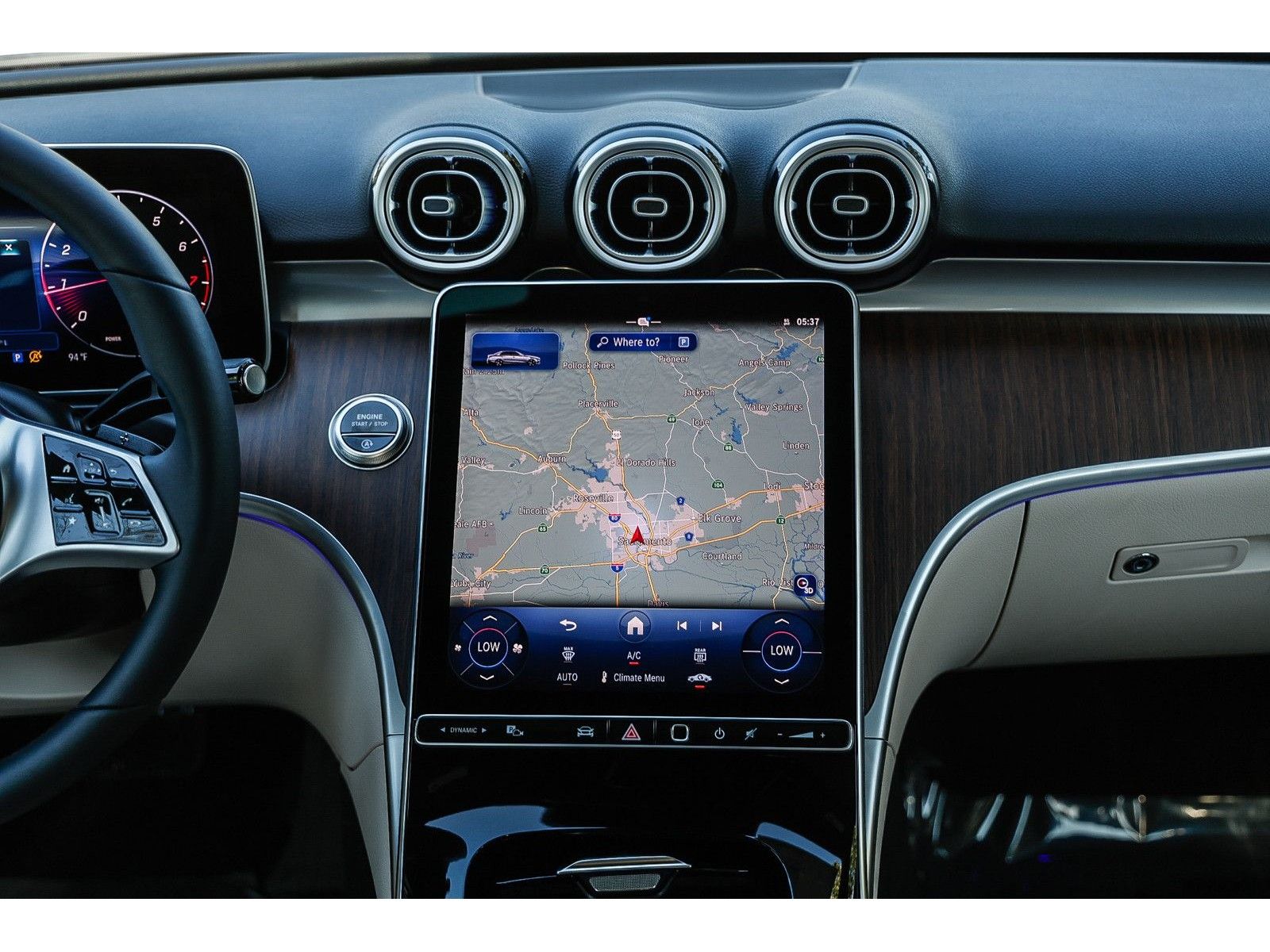 2025 Mercedes-Benz C-Class Sedan C 300 - Photo 11