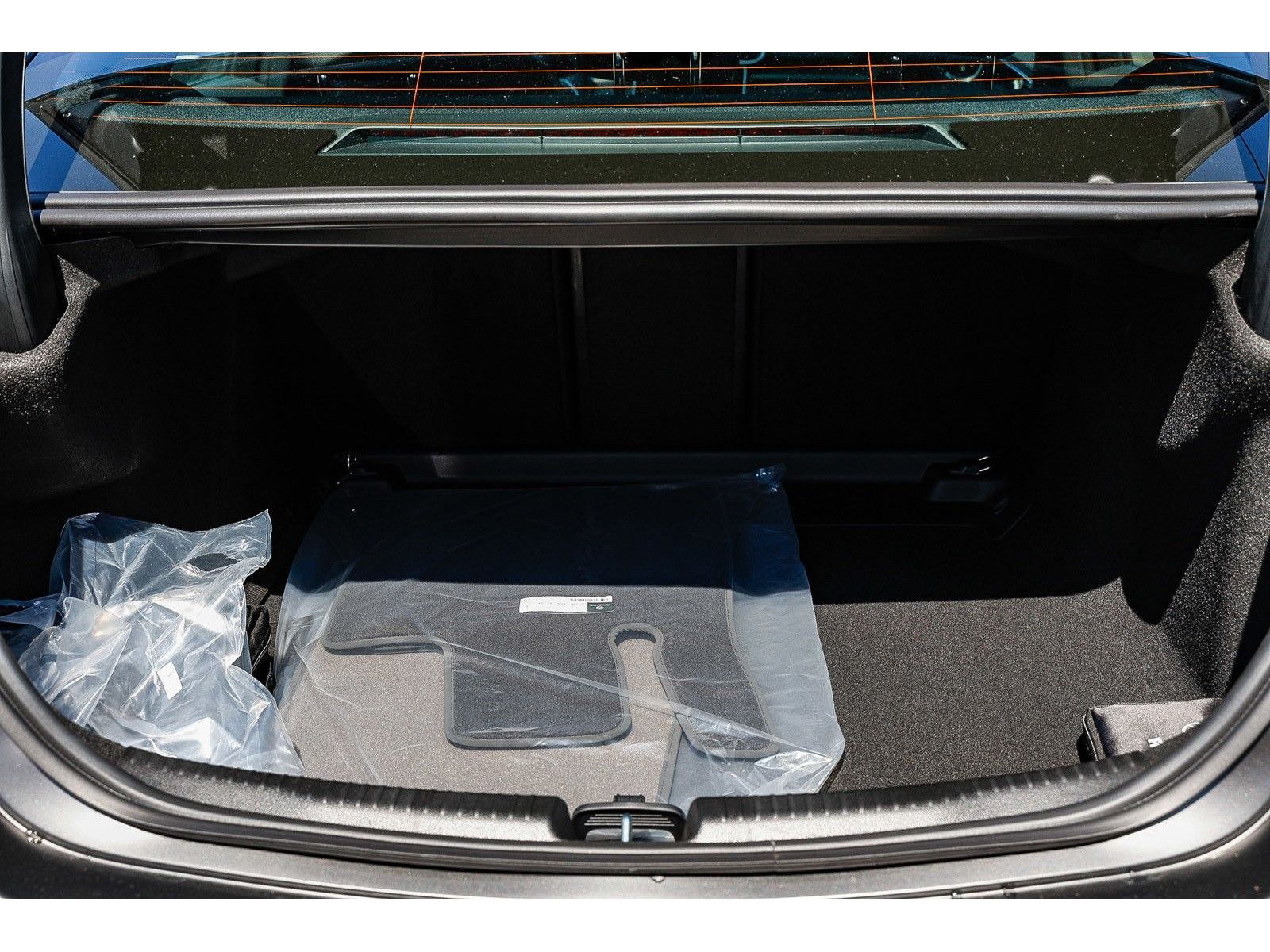 2025 Mercedes-Benz C-Class Sedan C 300 - Photo 25