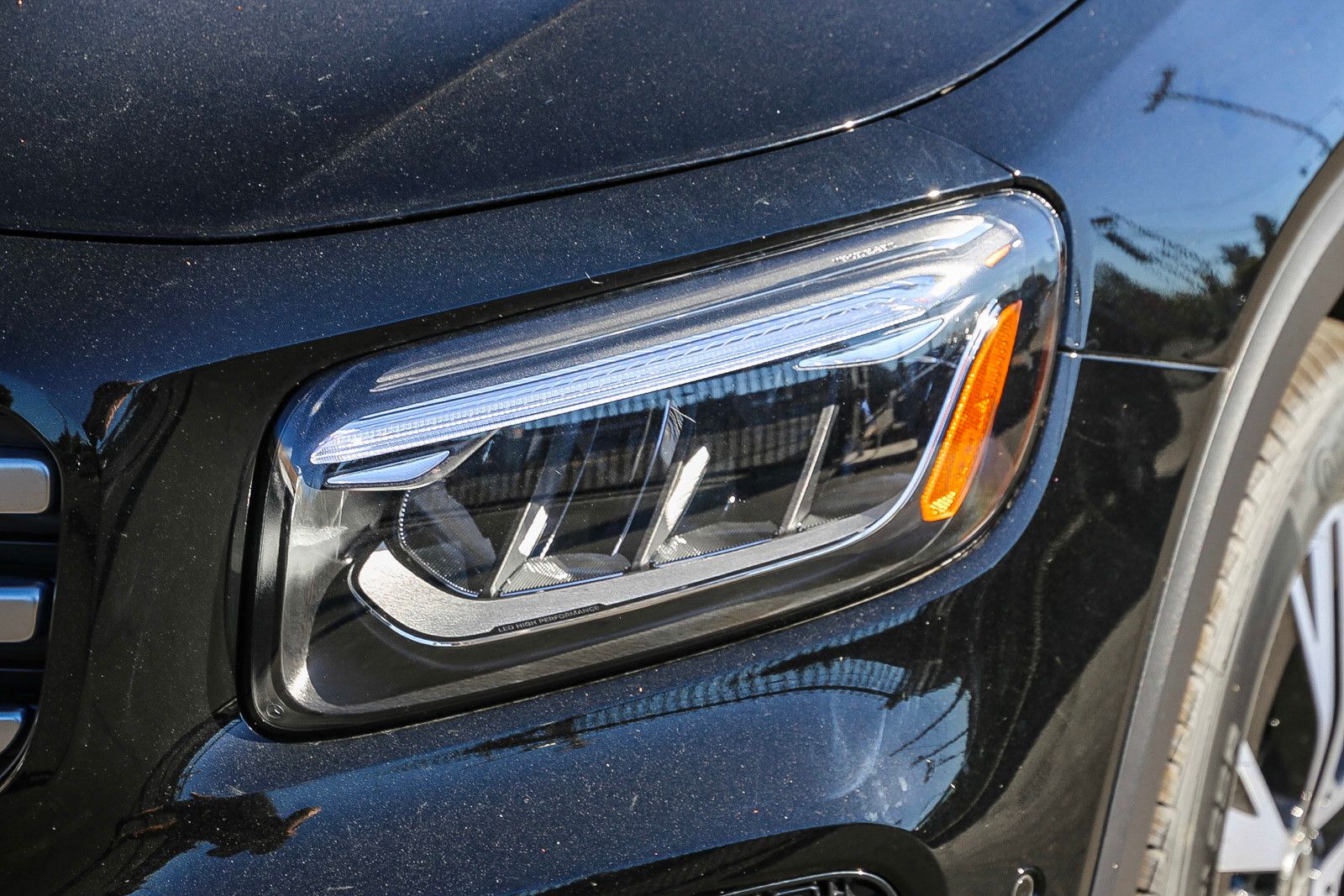 2024 Mercedes-Benz GLB GLB 250 photo 3