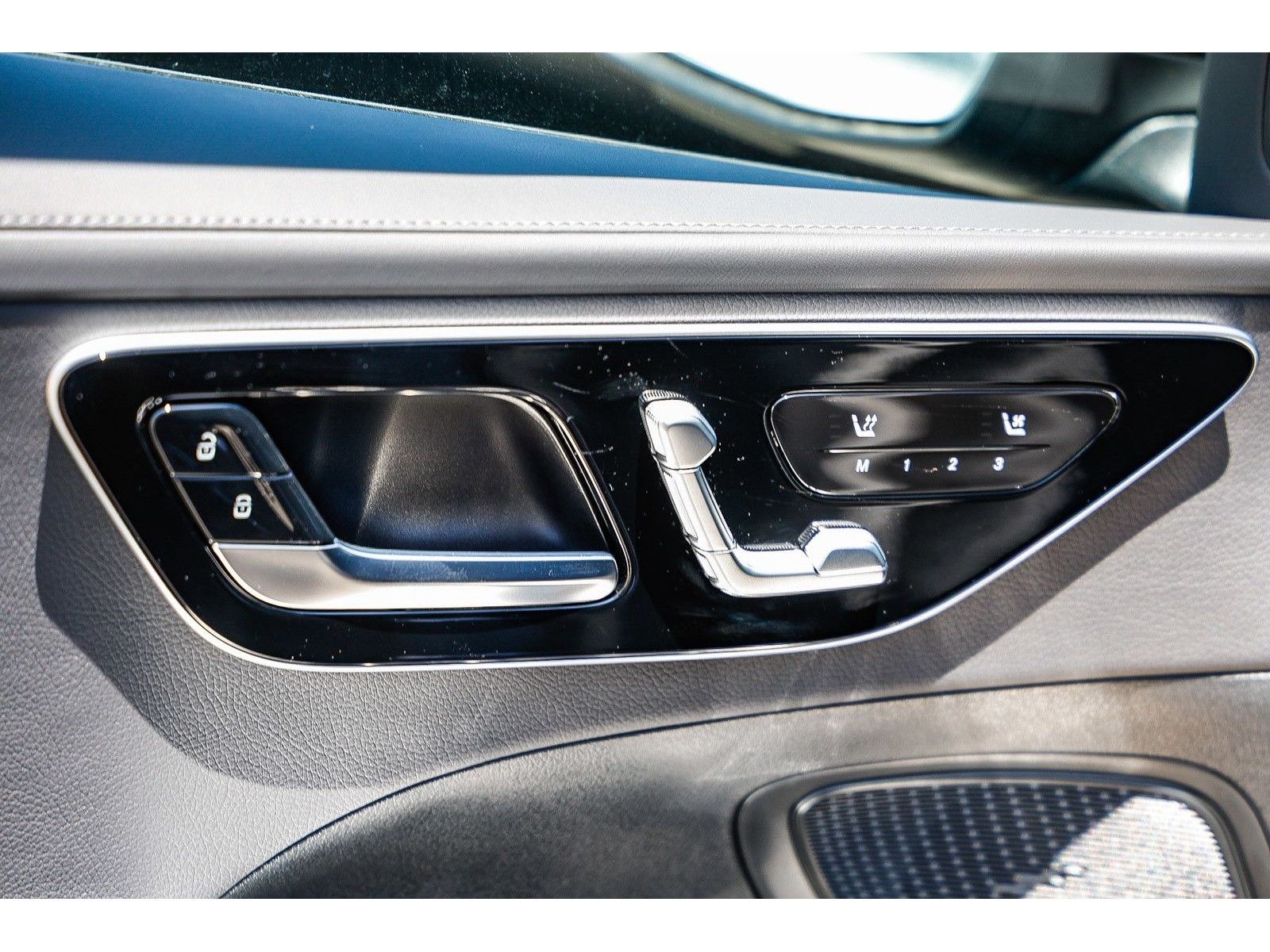 2025 Mercedes-Benz C-Class Sedan C 300 - Photo 22
