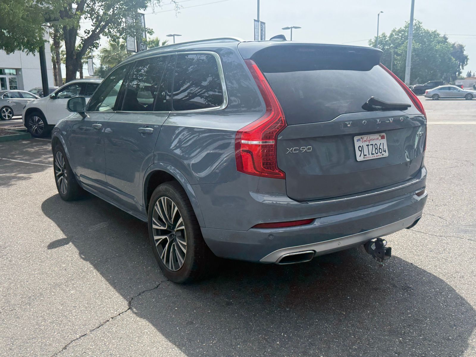 2021 Volvo XC90 T5 Momentum photo 3
