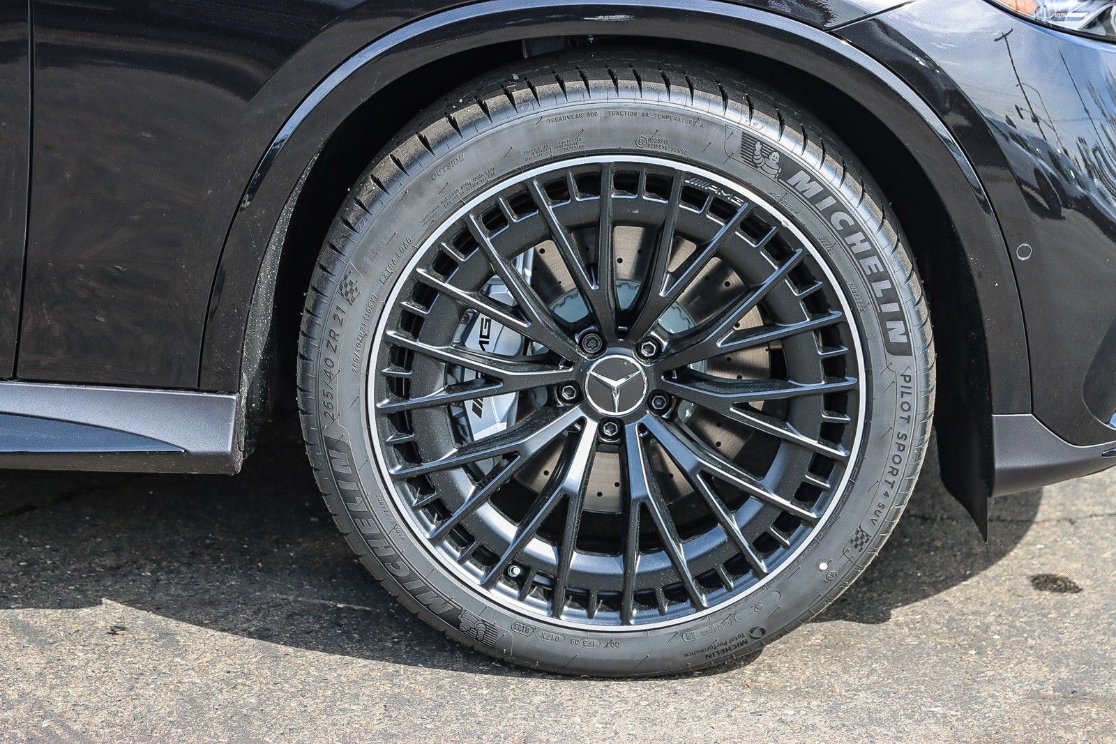 2025 Mercedes-Benz GLC AMG GLC43 - Photo 9