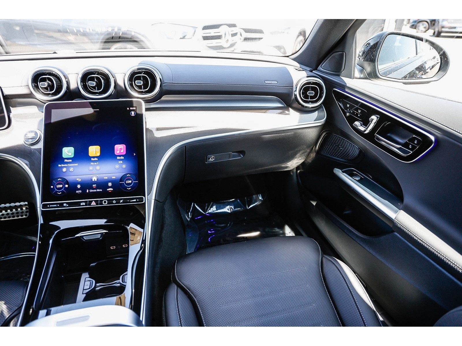 2025 Mercedes-Benz C-Class Sedan C 300 - Photo 15