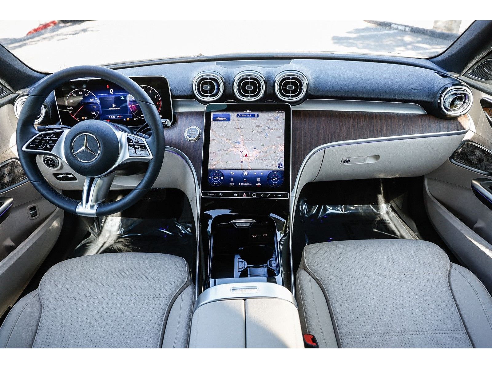 2025 Mercedes-Benz C-Class Sedan C 300 - Photo 10