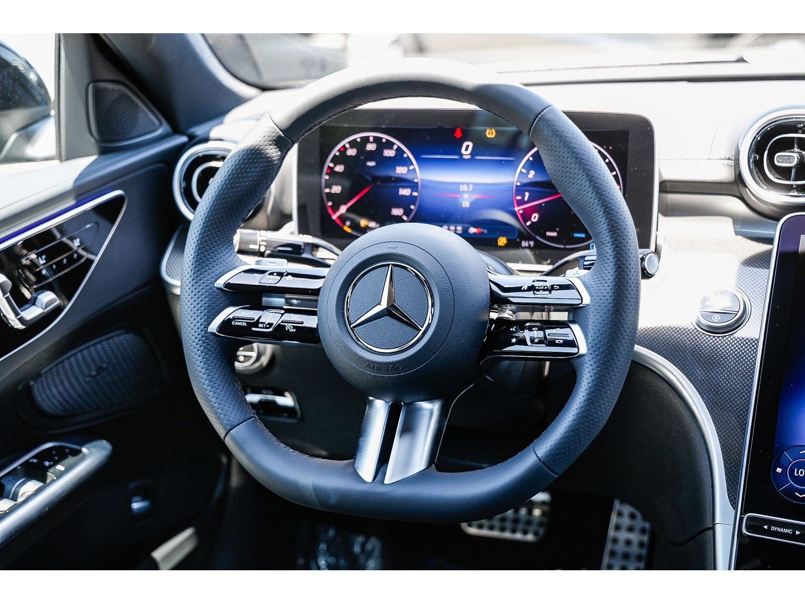 2025 Mercedes-Benz C-Class Sedan C 300 - Photo 13
