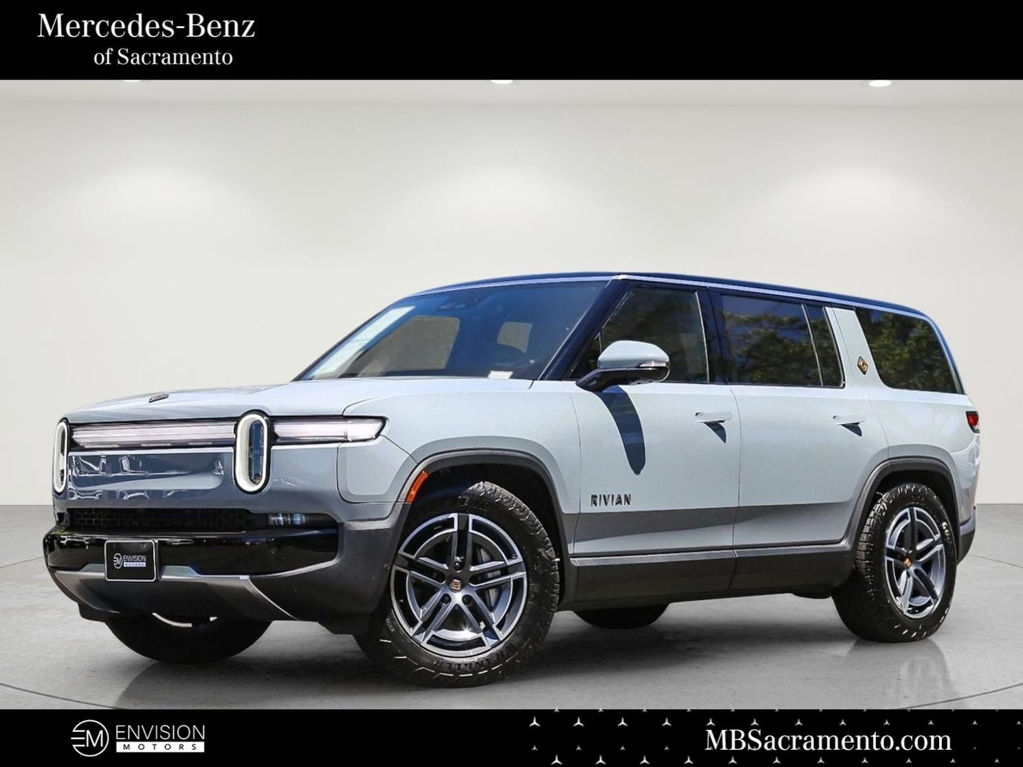 2025 Rivian R1S