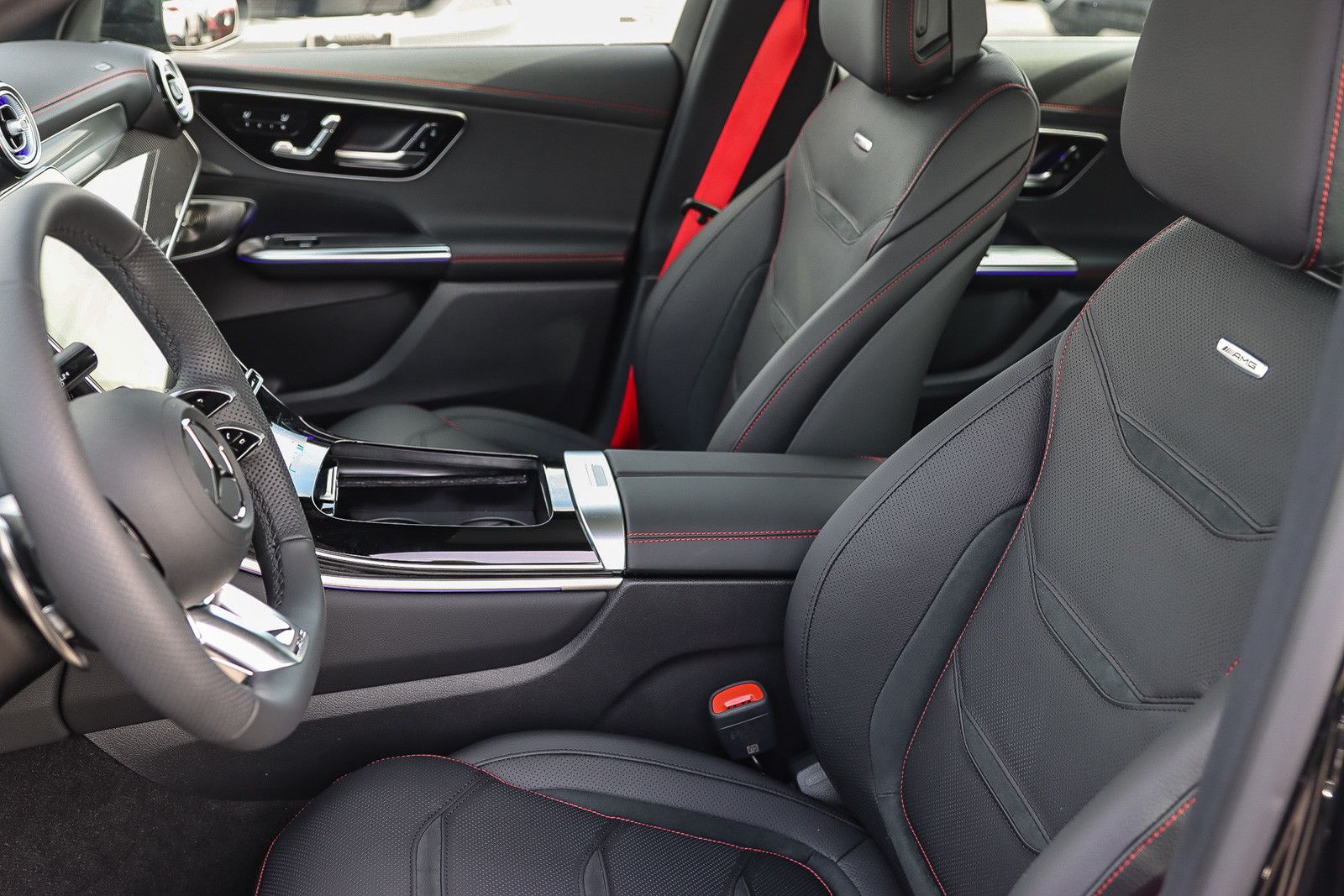 2025 Mercedes-Benz GLC AMG GLC43 - Photo 17