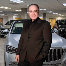 Staff member Frank Zarabi from ID_590f66