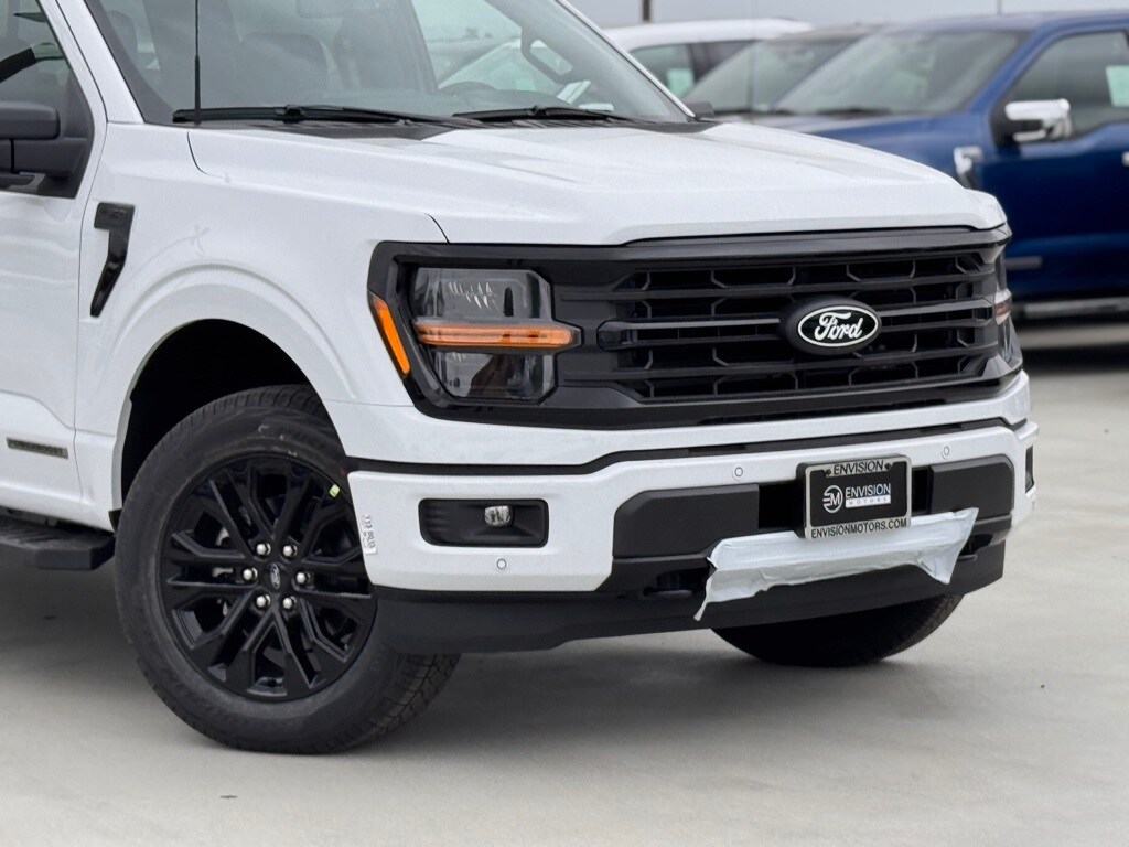2025 Ford F-150 XLT photo 3