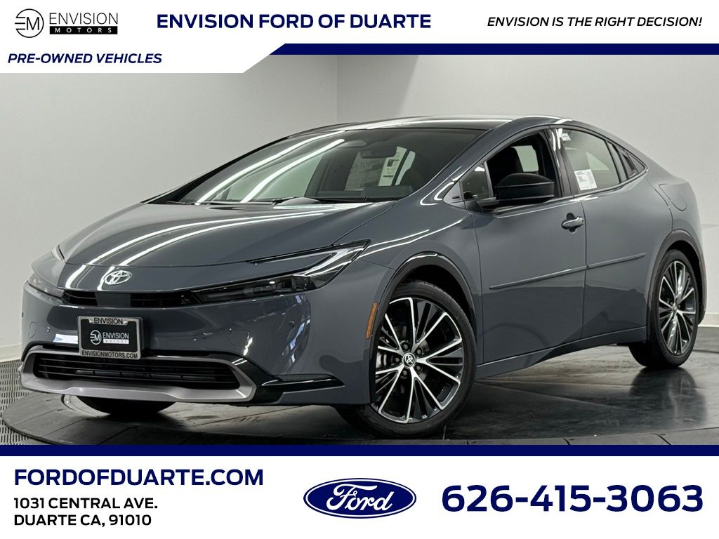 2026 Toyota Prius XLE's photo