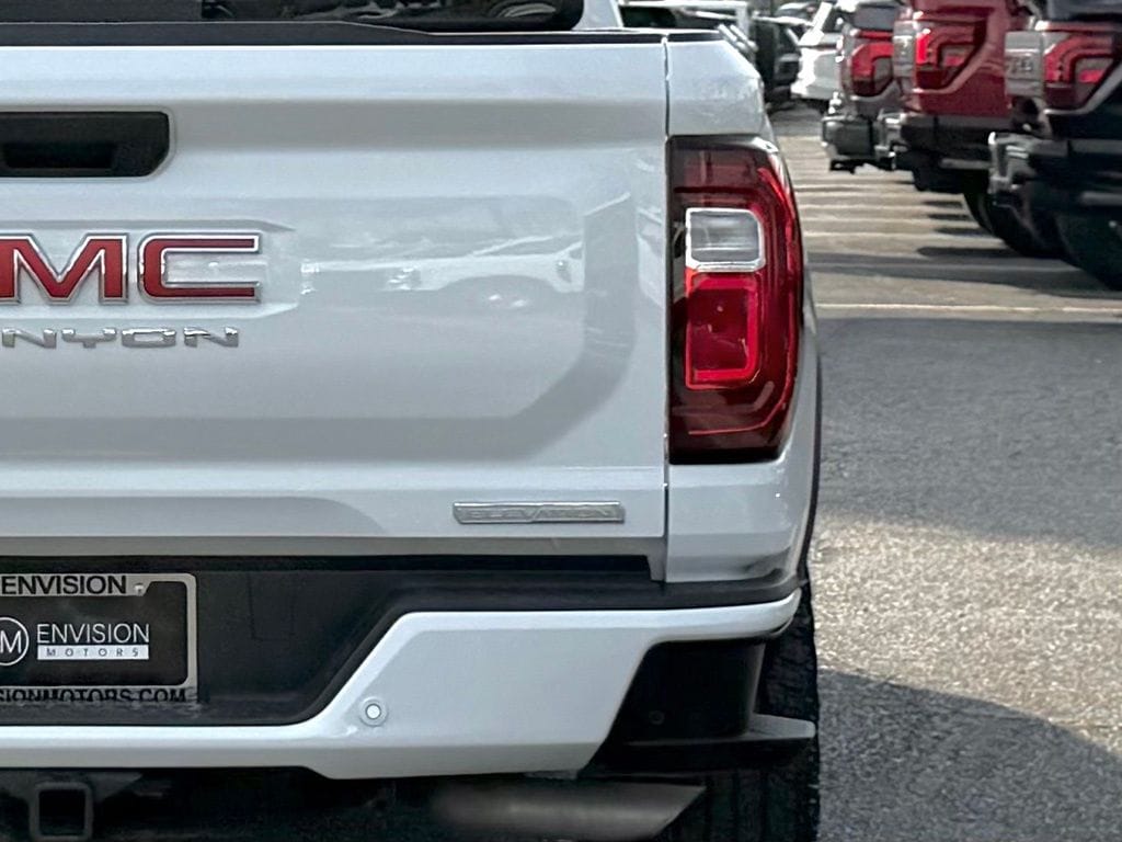 2025 GMC Canyon Elevation photo 3