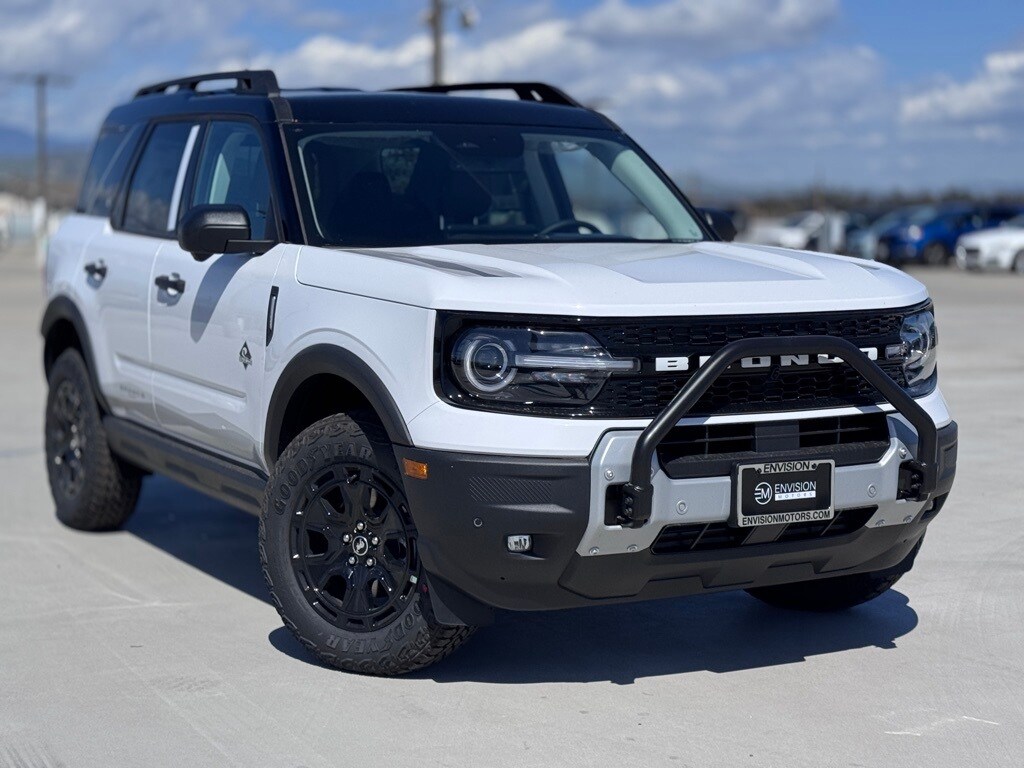 2025 Ford Bronco Sport Outer Banks photo 2