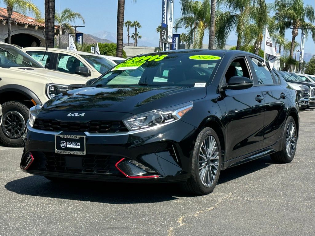 2024 Kia Forte GT-Line photo 4