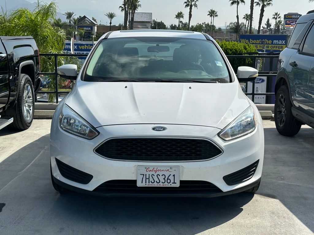 2015 Ford Focus SE photo 2