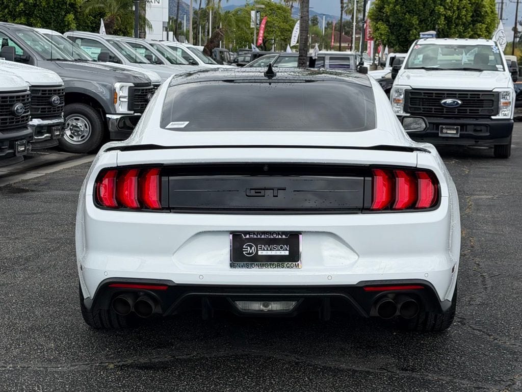 2023 Ford Mustang photo 3