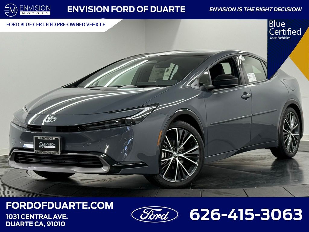 2026 Toyota Prius XLE's photo