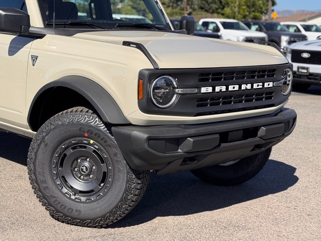 New 2025 Ford Bronco Base SUV