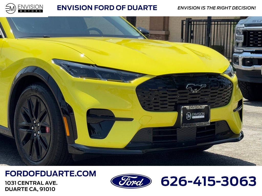 2025 Ford Mustang Mach-E Premium photo 3