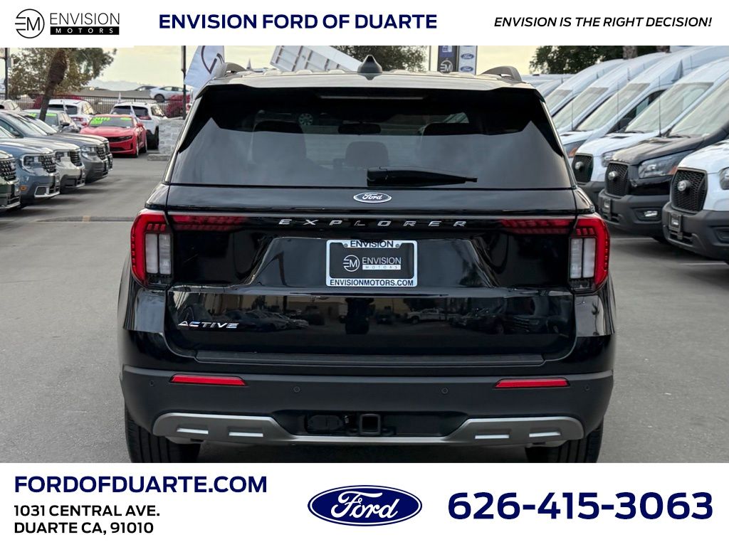 2026 Ford Explorer photo 3