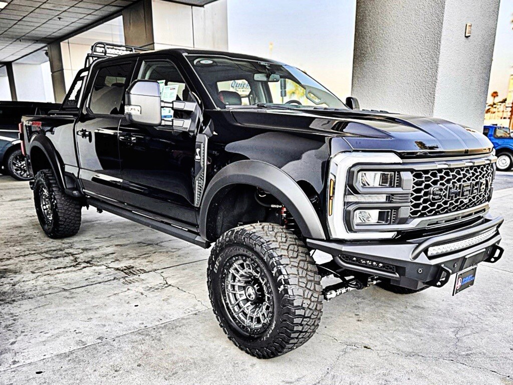 2025 Ford F-250 Lariat photo 2